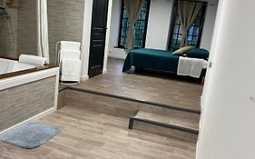 Loft ravissant 45m2 Jacuzzi RVB NIGHT 2 ÉTABLISSEMENT FERMÉ DÉFINITIVEMENT
